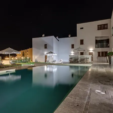 The Florence Hills & Wellness Feriested 4*